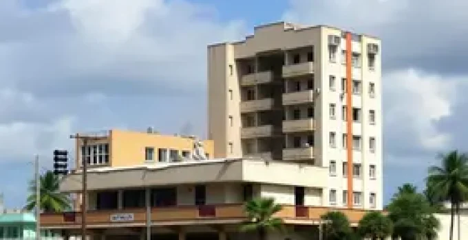 demolição do anexo do Clube Bahamas