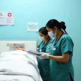 curso de Auxiliar e Técnico em Enfermagem
